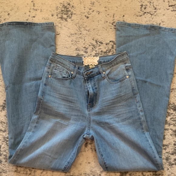 Altar’d State Bell Bottom Flower Light Wash Jeans High Rise 29 - Picture 3 of 7